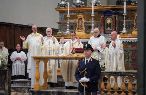 La polizia fiorentina celebra il santo patrono con una messa dell'Arcivescovo / FOTO