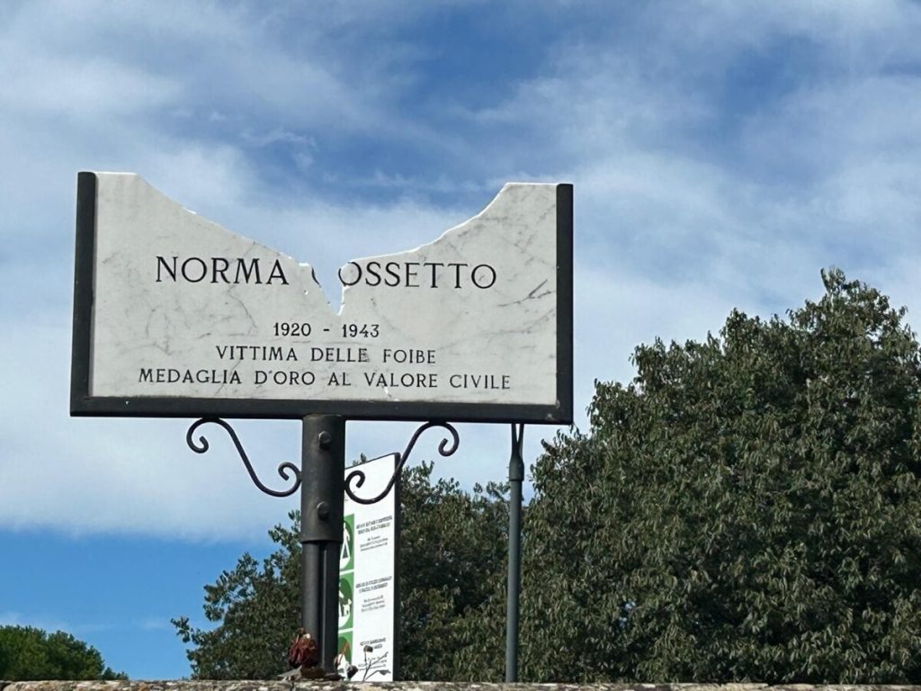 Giardino di Sorgane: "Vandalizzata la targa di Norma Cossetto"