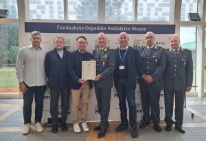 Il comandante regionale della guardia di finanza in visita al Meyer / FOTO