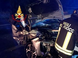 Paura a Empoli dopo incidente tra due auto