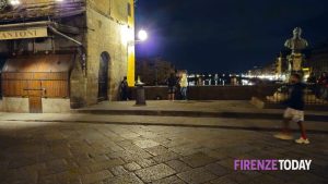 Turisti cafoni: bevute e pipì su Ponte Vecchio  FOTO 