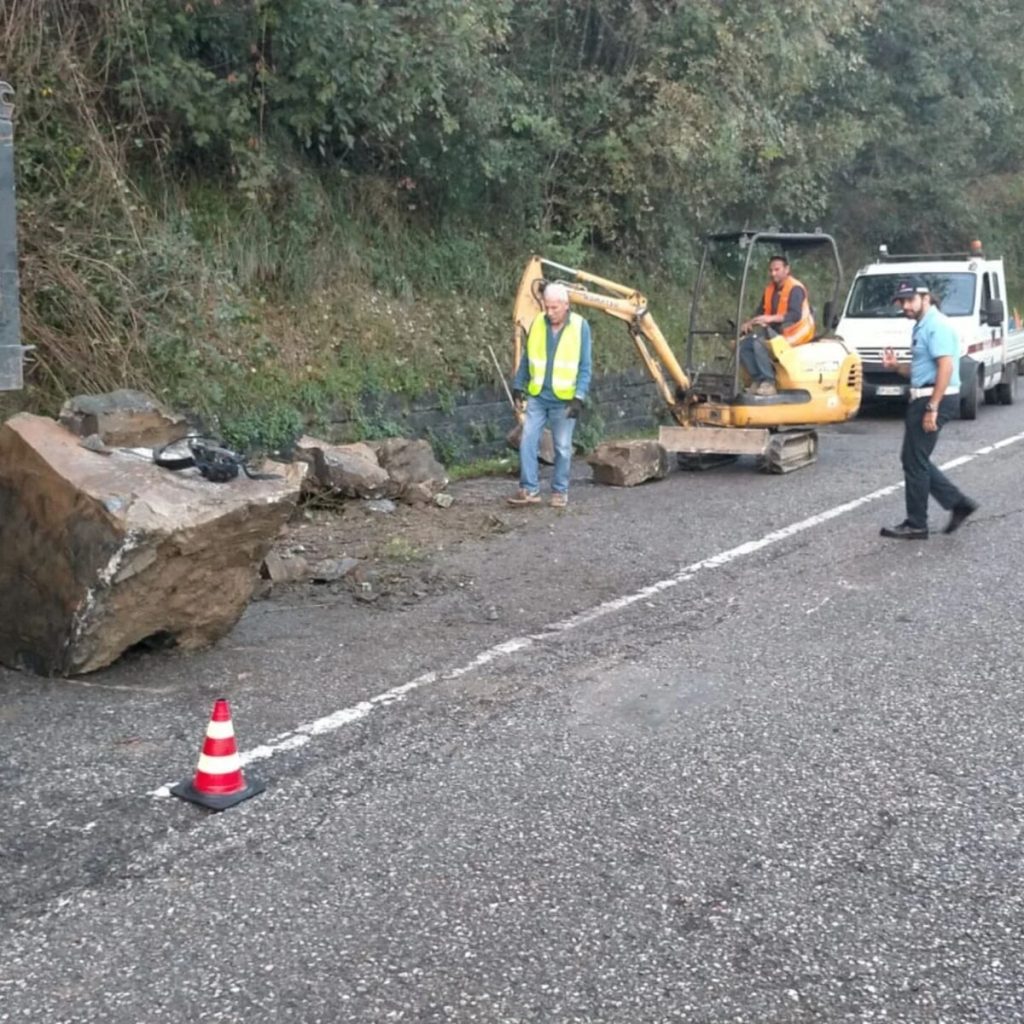 Maltempo: caduti massi sulla Tosco Romagnola