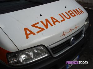 Resta con la mano in un macchinario, grave incidente sul lavoro per operaio 50enne