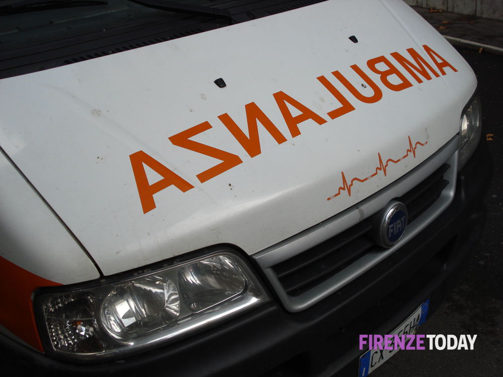 Donna investita dal tram, ricoverata in codice rosso