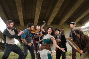 Barcelona Gipsy Balkan Orchestra in concerto alla Sala Casa del Popolo Grassina Firenze
