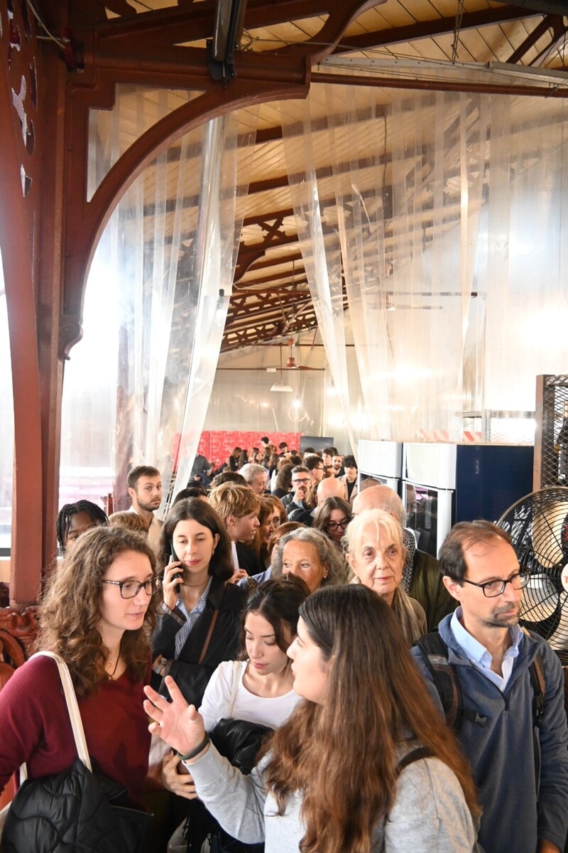 Film sul quartiere di San Lorenzo: più di mille in fila per fare la comparsa / FOTO