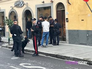 Carabinieri, primi rinforzi in azione in via Palazzuolo: in 25 a pattugliare il quartiere  FOTO