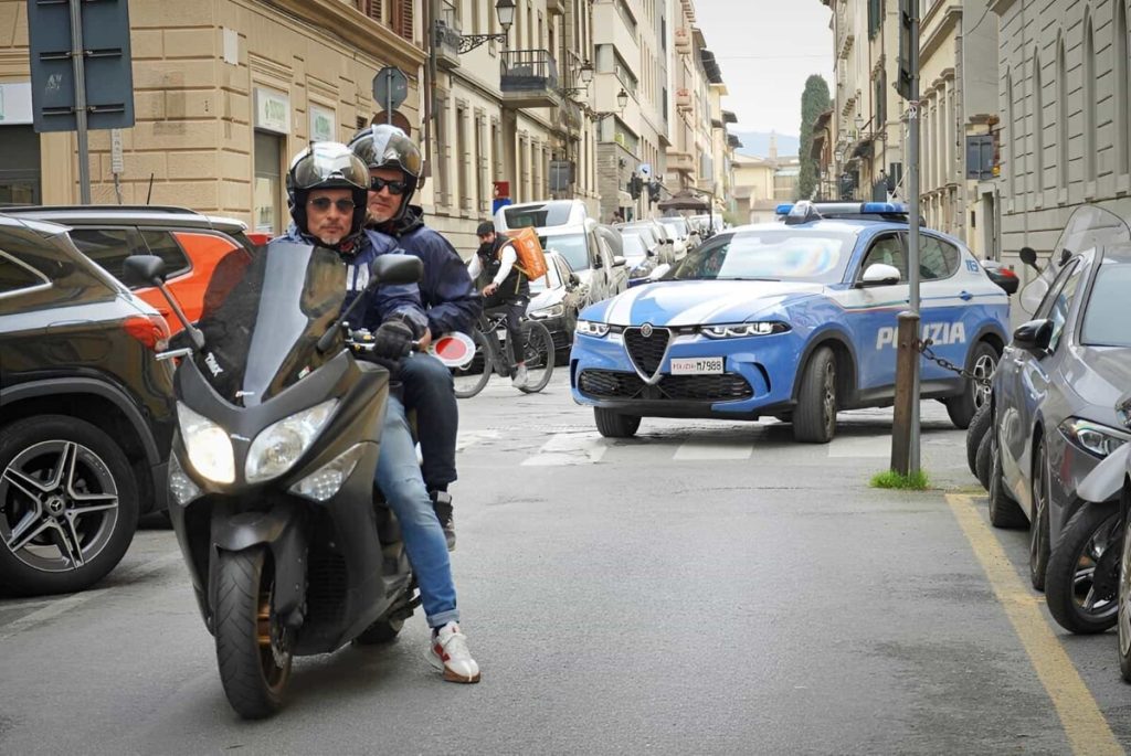 A bordo del furgone quasi 12 chili di droga: arrestato