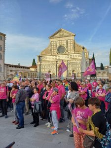 Famiglie Arcobaleno in piazza contro il governo: "Perseguitati da un fantareato. Nostri figli frutto di un percorso d'amore" / FOTO