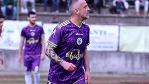 Paura per Flachi: l'ex viola colto da un malore ma rassicura: "Grazie, sono già in piedi" / FOTO