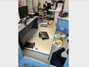 Pesante furto subito dal Lebowski, sede devastata: "Ma la nostra idea di sicurezza non cambia" / FOTO