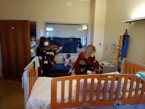 Bambino di 18 mesi ferito e bloccato a Gaza, appello per farlo curare al Meyer