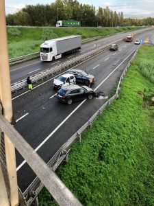 Incidente in superstrada: tre auto coinvolte