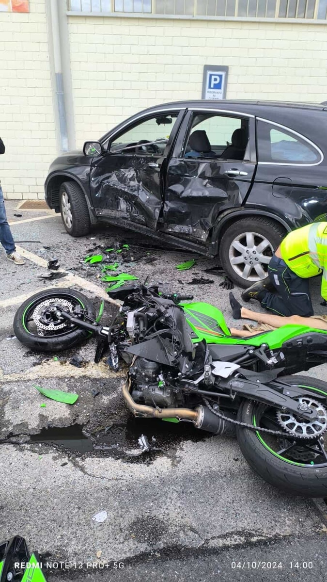 Incidente auto-moto a Montemurlo: grave giovane