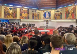 Scandicci, l'ultimo abbraccio a Fiorenzo: “Non ti dimenticheremo mai” / FOTO