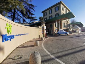 Parto eccezionale al Meyer: nasce un bimbo con rara e grave malformazione congenita