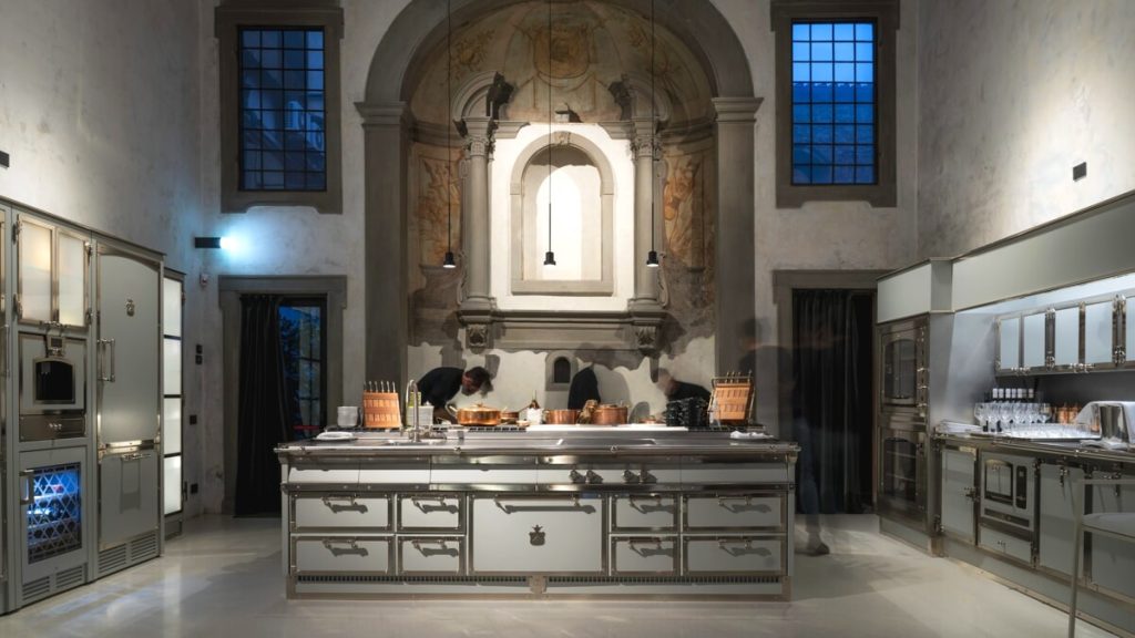 A Firenze si può cenare in un’antica cappella rinascimentale: le foto