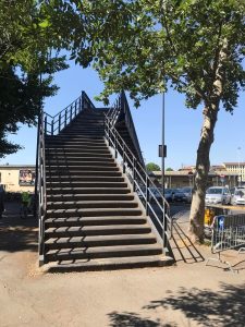 Campo di Marte, la denuncia: "Disagi per disabili e degrado, la passerella così non va più bene"
