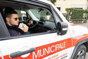 Arriva a Empoli il dispositivo che scova i 'furbetti' senza assicurazione e revisione