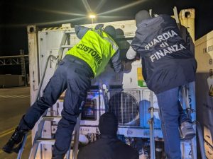 Cocaina: sequestrati 40 chili, sul mercato dello spaccio potevano valere diversi milioni / FOTO