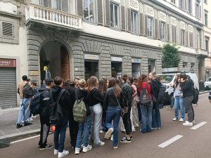 Crolla un pezzo di intonaco, gli studenti del Machiavelli: “Vogliamo maggiore sicurezza”