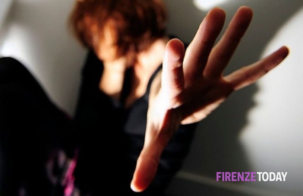 La invita a casa e poi la stupra per ore: a processo un 22enne