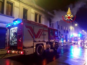 Incendio in camera da letto: scatta l'allarme