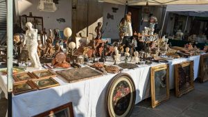 Ultimo appuntamento del 2024 di “Antiquari in centro”