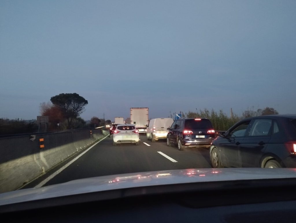 Incidente stradale in Fi Pi Li: traffico bloccato tra ponte all'Indiano e Scandicci