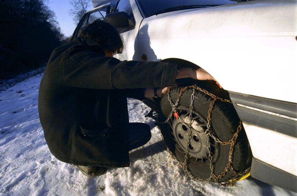 Toscana, torno l'obbligo di catene a bordo: quanto dura e in quali strade