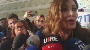Airbnb e affitti brevi, Santanché al G7: "Su keybox problema sicurezza, ne parlerò con Piantedosi" / VIDEO