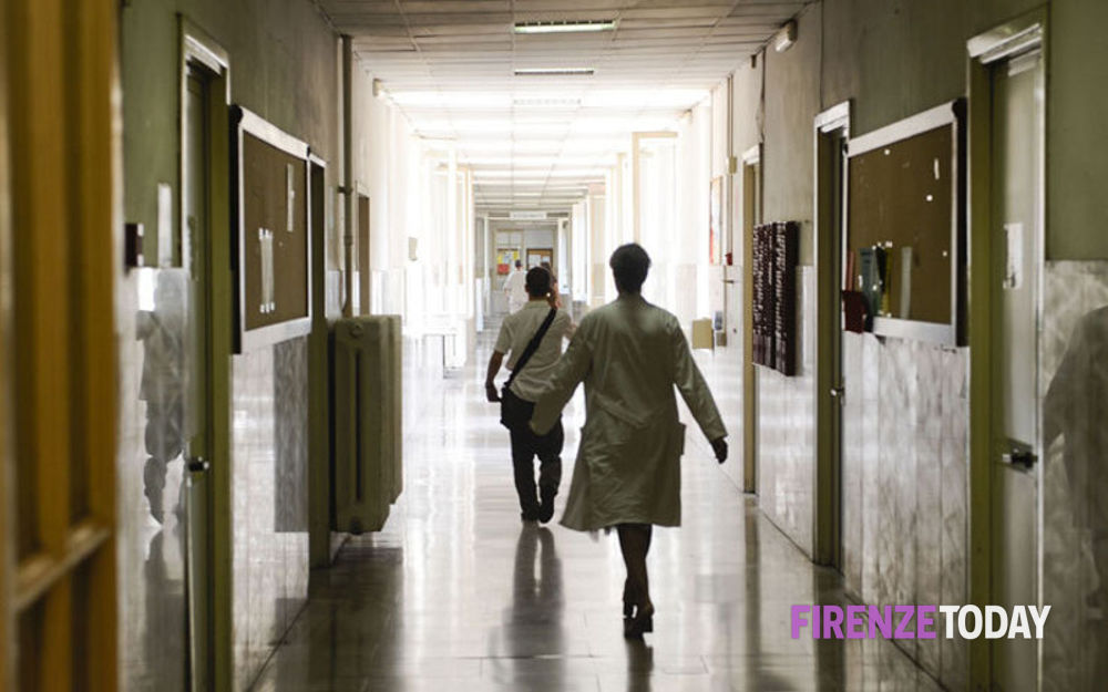 Aggressioni in sanità: “In tre anni violenze cresciute del 30%, vittime sono il 59% donne”