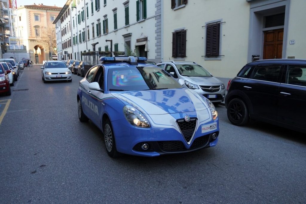 Sorpreso con 40 dosi di cocaina, arrestato 26enne