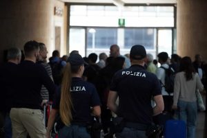 Sorpreso con dosi di crack all’interno della galleria commerciale di Santa Maria Novella