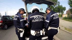 Controlli, raffica di patenti sospese e veicoli sequestrati