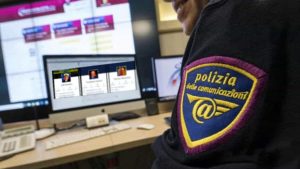 Scuola media, bullismo in chat: l'allarme di una mamma, il preside segnala tutto alla polizia