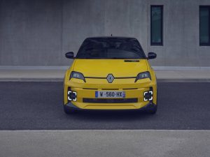 Rivoluzione elettrica su quattro ruote: Il ritorno della Renault 5