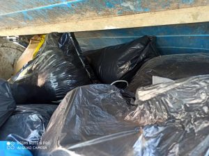Smaltiti illegalmente quintali di scarti tessili: azienda sequestrata a Prato