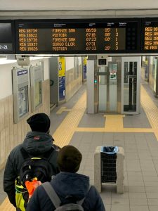 Pendolari Viareggio-Firenze. Niccolai (Pd): “Ancora treni bloccati, viaggiatori ammassati e senza informazioni”