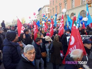 Sciopero generale, i percorsi delle due manifestazioni in città