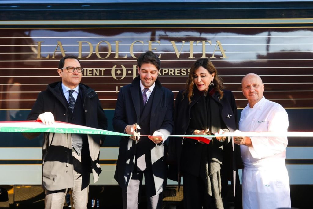 Turismo, ora c'è anche il treno extralusso: inaugurato a Firenze per il G7 / FOTO