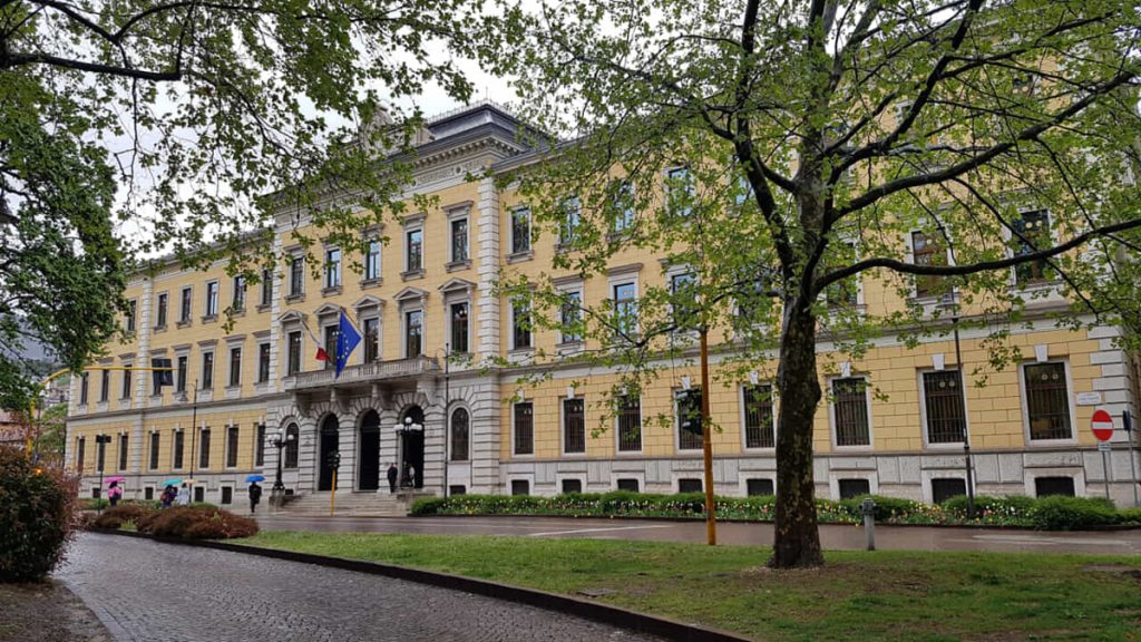 Abusi sessuali sul figlio, avvocato fiorentino ribalta sentenza e fa condannare civilmente il padre
