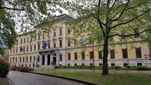 Abusi sessuali sul figlio, avvocato fiorentino ribalta sentenza e fa condannare civilmente il padre