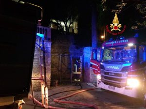 Piazzale Michelangelo: incendio in una villetta