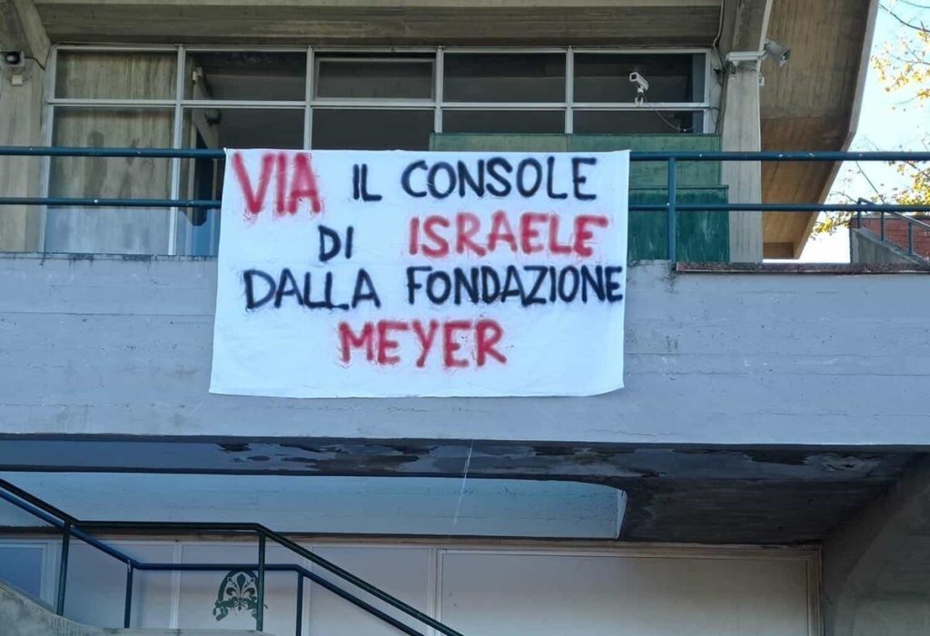 Firenze Marathon, protesta dei pro Palestina: “Via Carrai dalla Fondazione Meyer” / FOTO