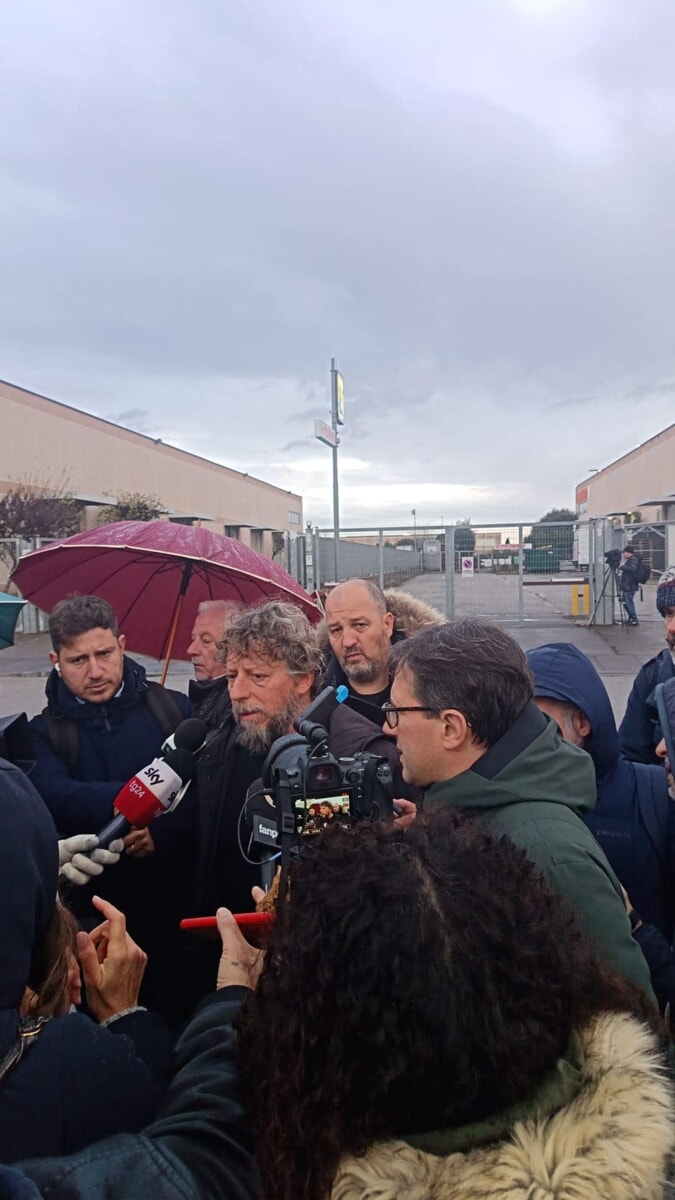 Esplosione deposito Eni, il sindaco di Calenzano: "Esplosione impressionante"