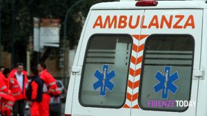 Bimbo cade dal terzo piano, portato in codice rosso al Meyer