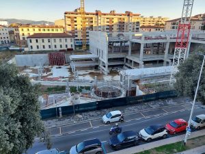 Via Mariti, la petizione dei residenti contro degrado e abbandono: “Da febbraio terra di nessuno”