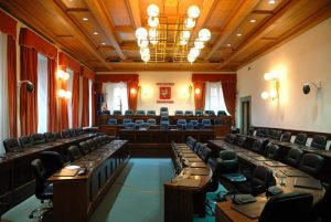 Affitti brevi e bilancio: è braccio di ferro in Regione