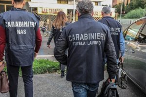 Raffica di controlli, 20mila euro di multe per tre attività